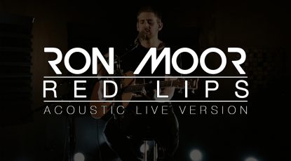 Miniature-Acoustic-Live-Red Lips